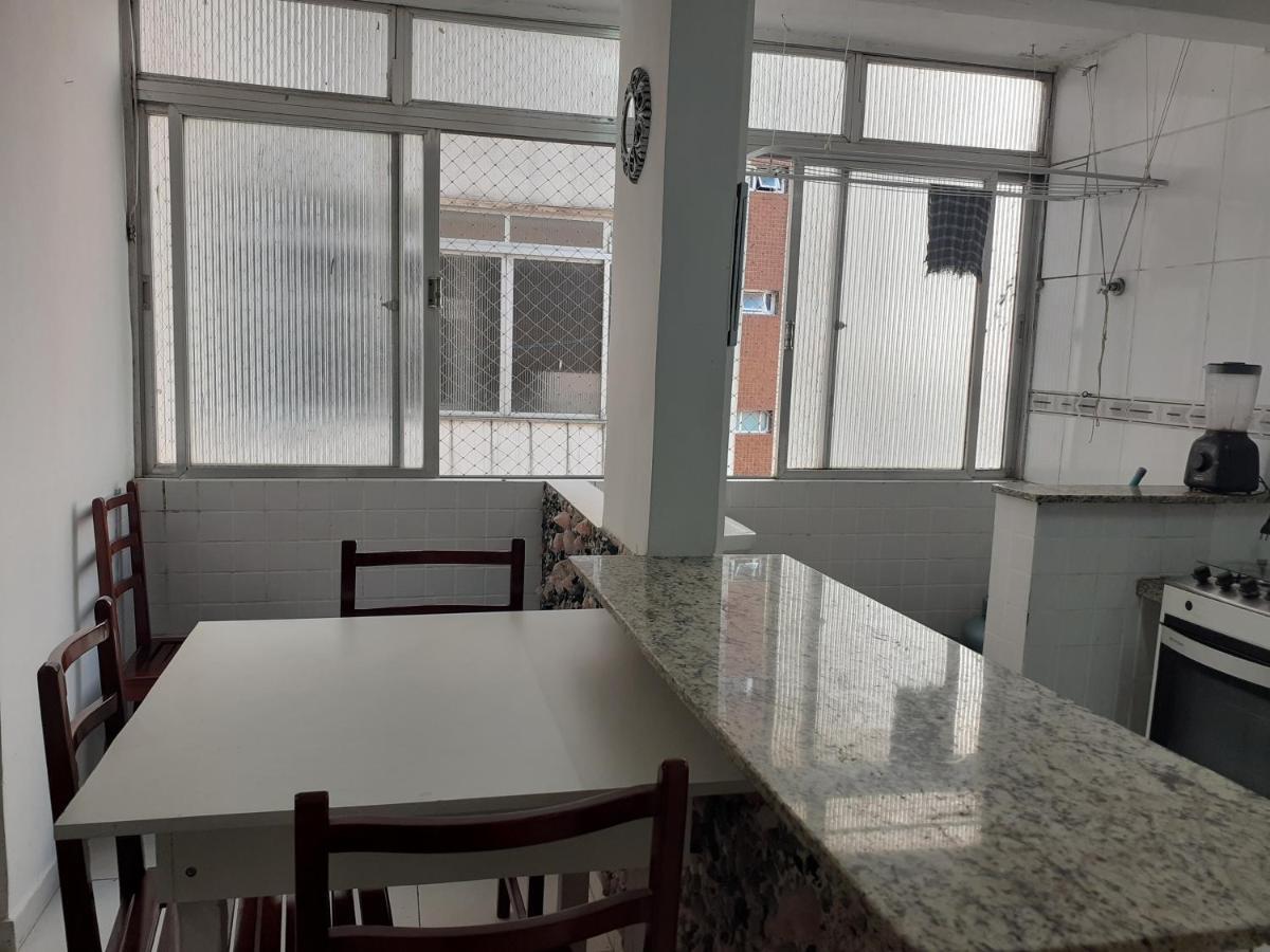 Apartamento Vento E Mar - 2 Quartos Com Sacada Na Quadra Da Praia Do Gonzaga Santos  Exterior foto