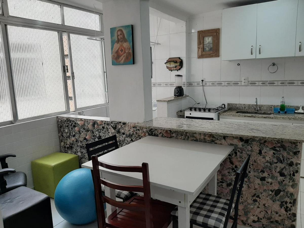 Apartamento Vento E Mar - 2 Quartos Com Sacada Na Quadra Da Praia Do Gonzaga Santos  Exterior foto