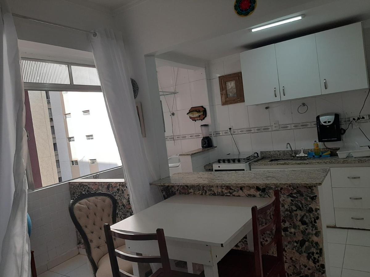 Apartamento Vento E Mar - 2 Quartos Com Sacada Na Quadra Da Praia Do Gonzaga Santos  Exterior foto